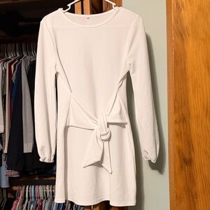 Elegant White Long Sleeve Dress